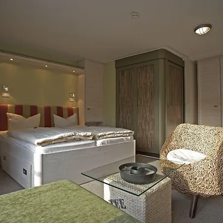 Rickmers' Insulaner Hotel